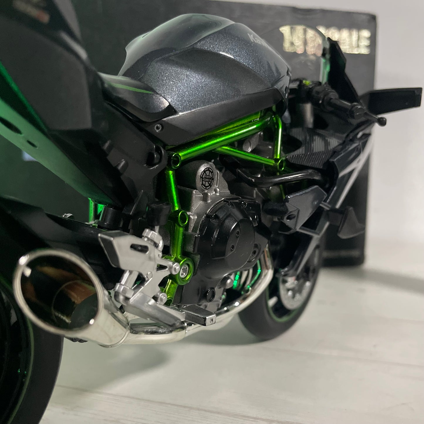 Kawasaki Ninja H2R 1:9