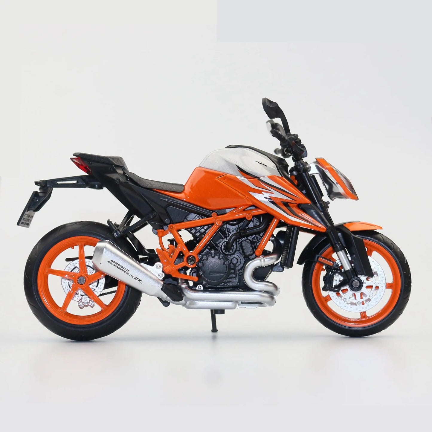 1:12 KTM 1290 Super Duke R 2022