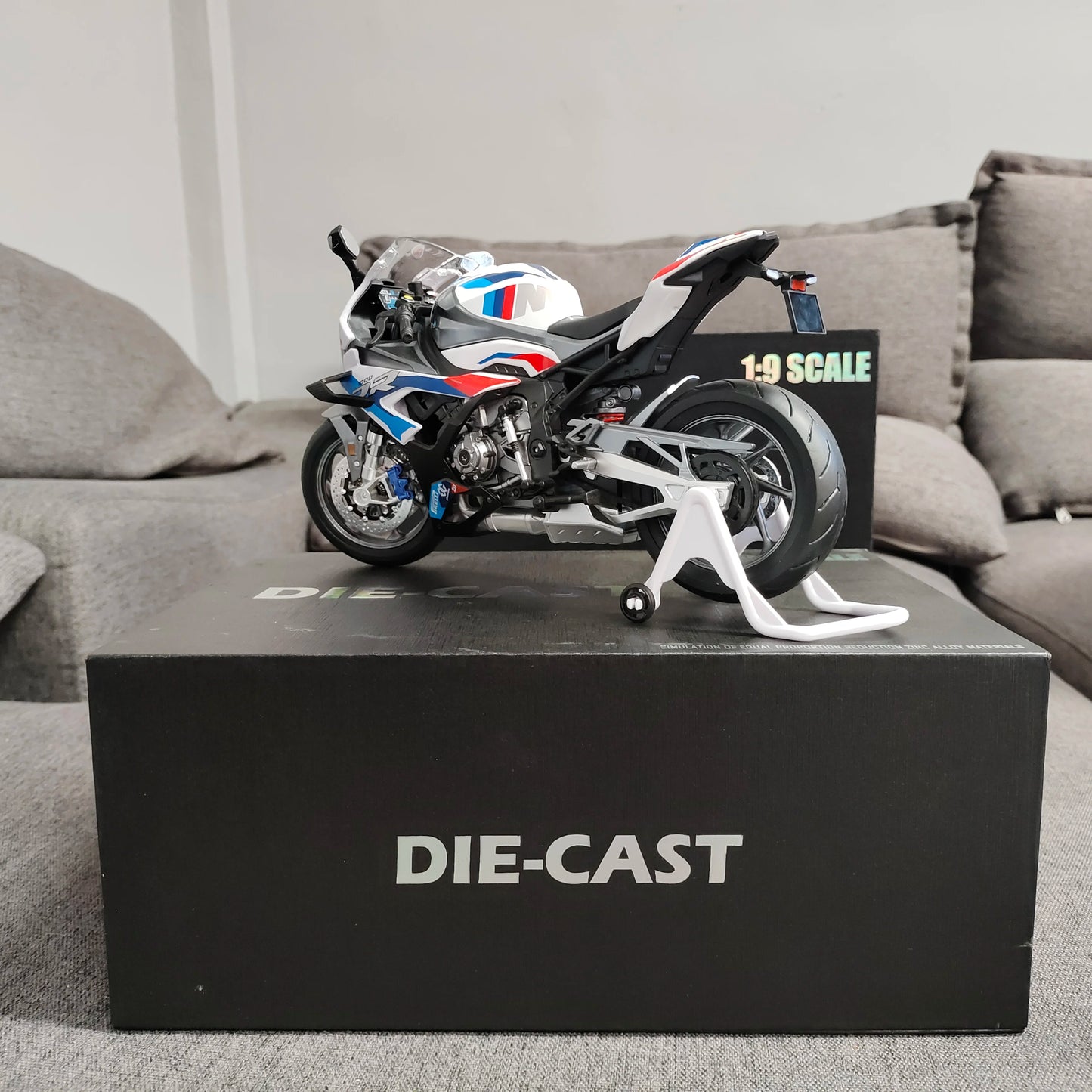 BMW M1000RR 1:9