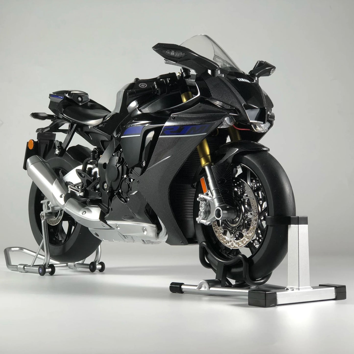 YAMAHA YZF-R1-1:6