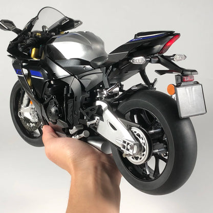 YAMAHA YZF-R1-1:6